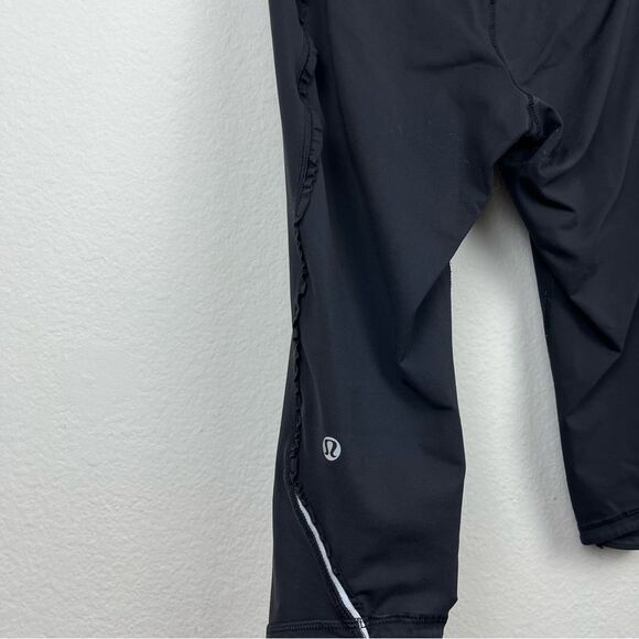 lululemon athletica Black Capri Leggings with Ruffle Detailing on Legs- Size 6 - Picture 3 of 5